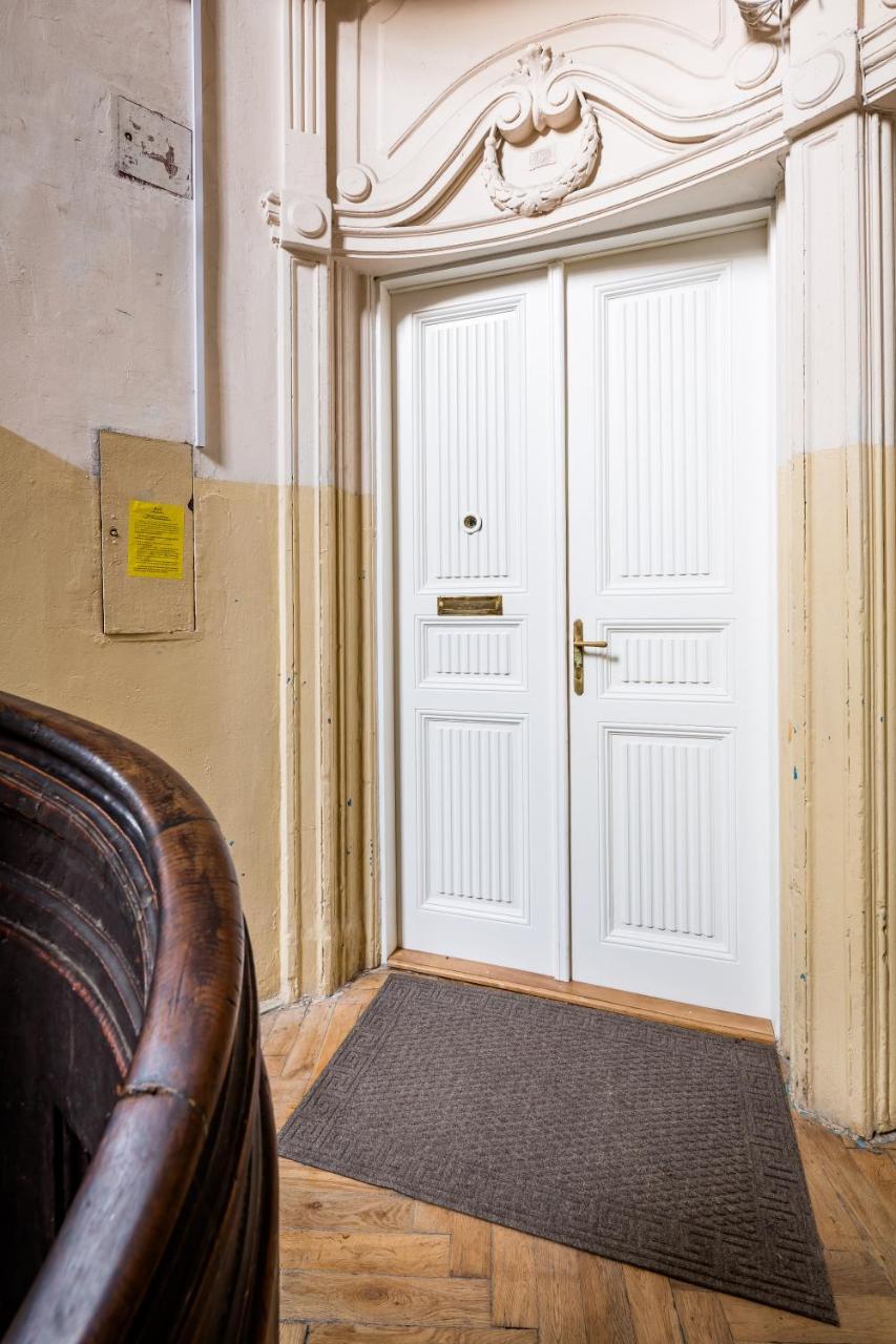 Family Apartments In Lviv Center With Balcony Dış mekan fotoğraf