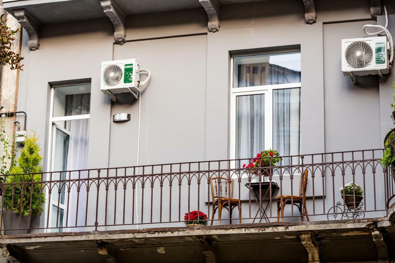 Family Apartments In Lviv Center With Balcony Oda fotoğraf