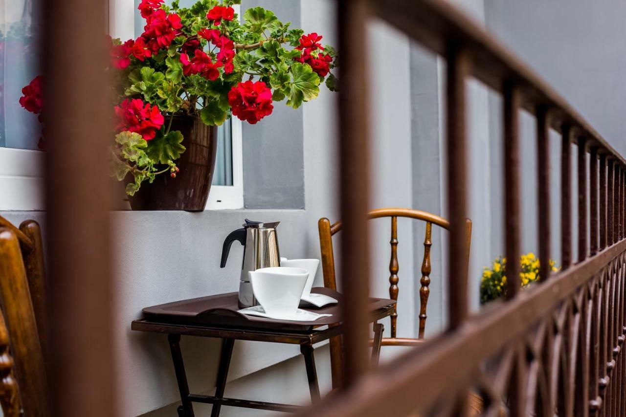 Family Apartments In Lviv Center With Balcony Oda fotoğraf